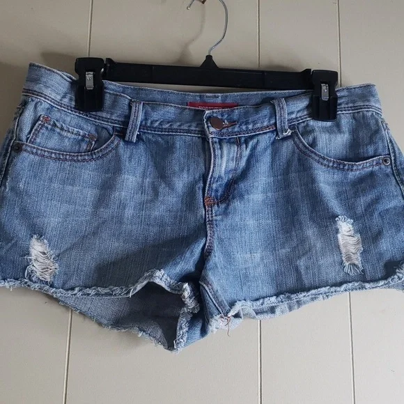 Forever 21 Light Wash Shorty Short Jean Frayed shorts - Picture 4 of 6